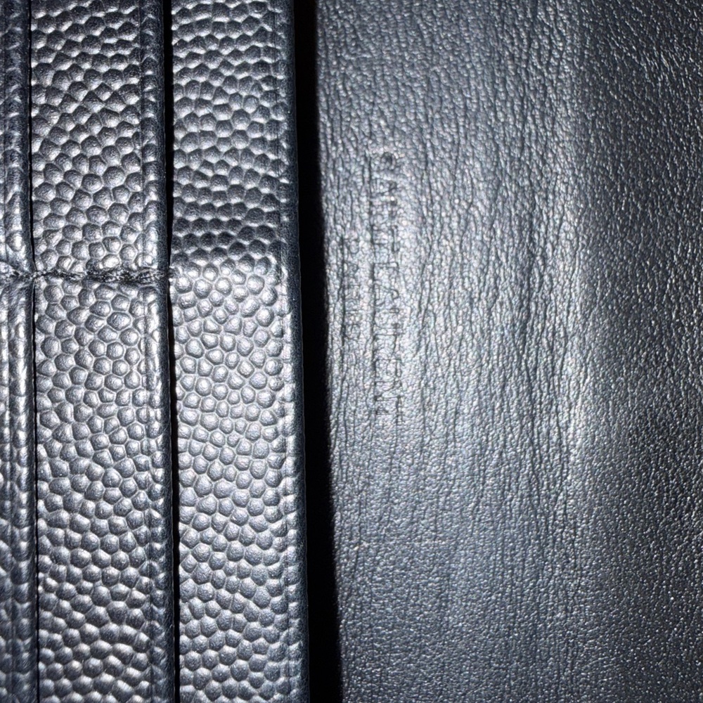 Saint Laurent Black Textured Wallet - Picture 4 of 14